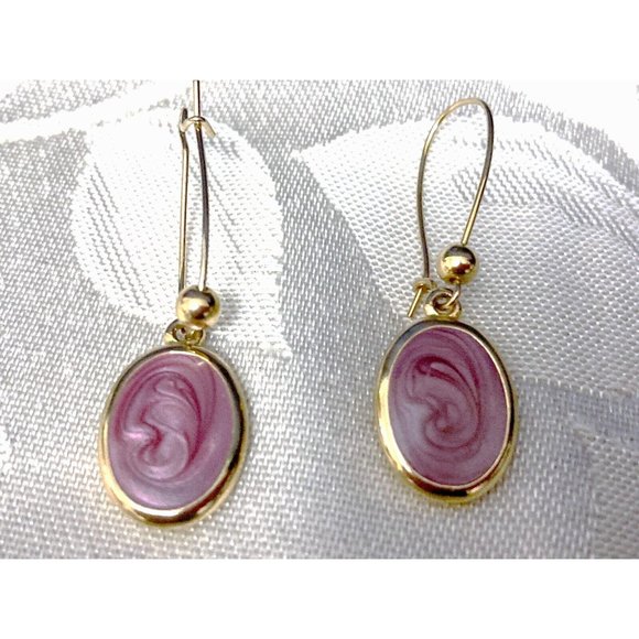 Oval Dangle Shimmery Enamel Purple/Red Swirl Gold Tone Bead Pierced Earrings - Picture 2 of 6